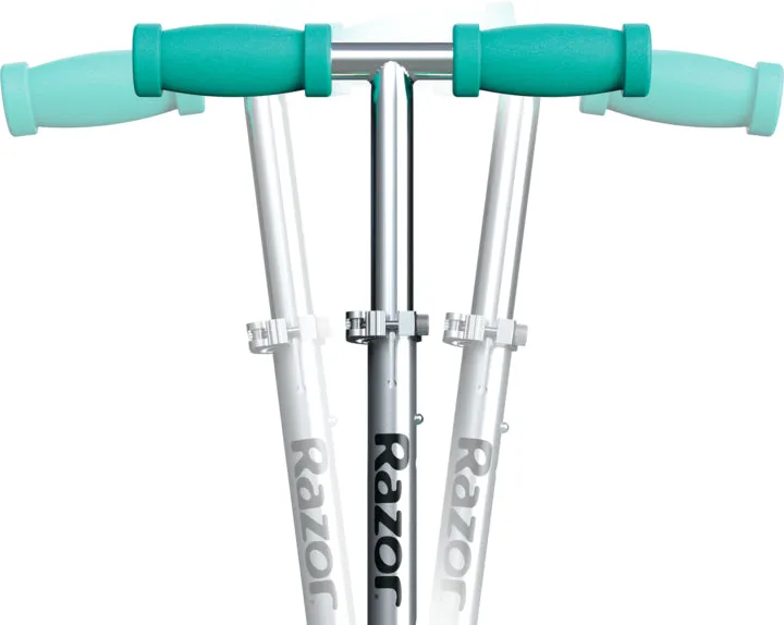 Razor Rollie DLX trehjulig sparkcykel med sits