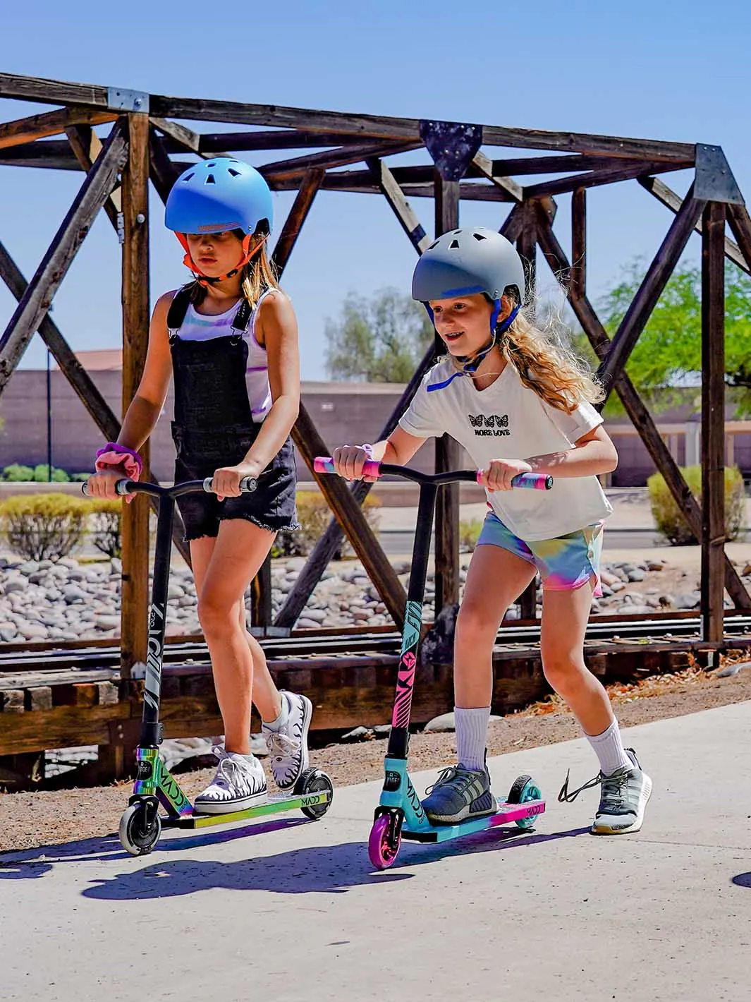 Madd Gear Kick Extreme sparkcykel teal pink fullsize