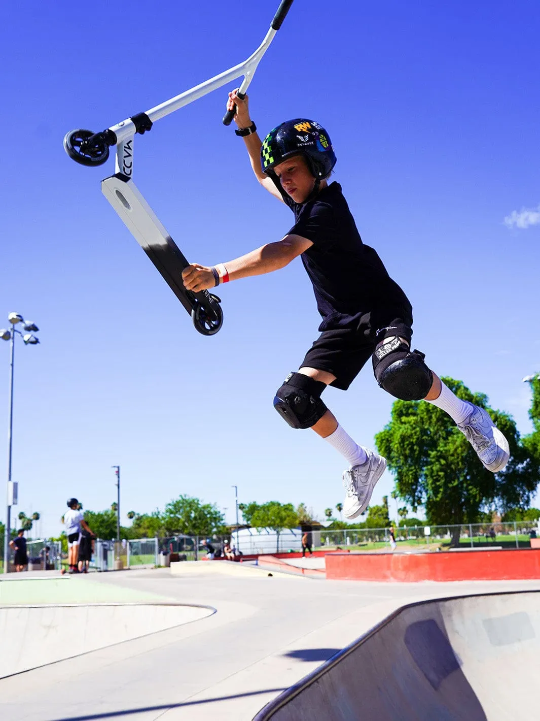 Madd Gear Carve Ultimate Kingdom tricksparkcykel svart-guld