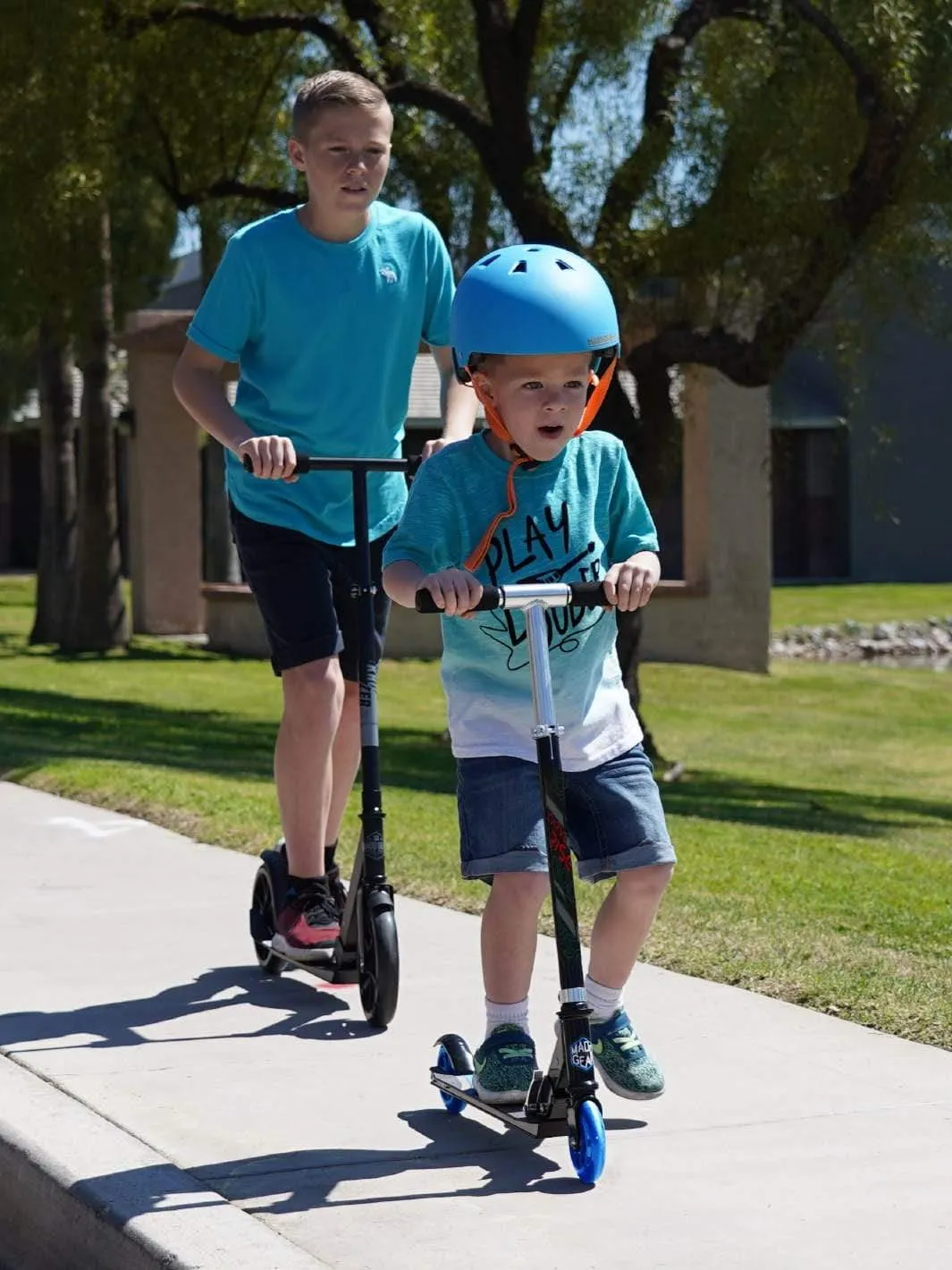 MGP Rize 100 sparkcykel svart blå med lysehjul från 3 år