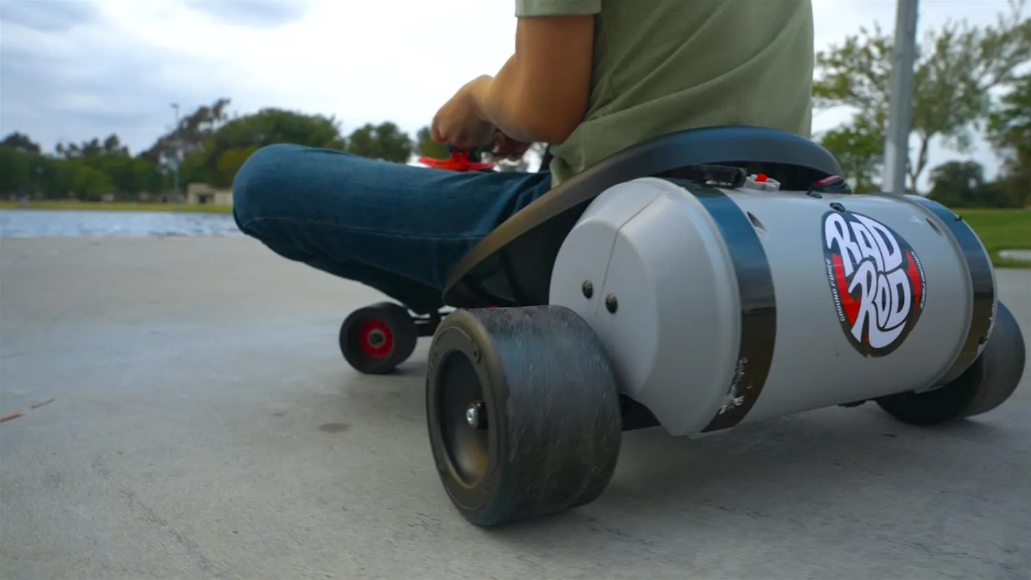 Razor Ground Force Rad Rod go-kart barn 10 mph